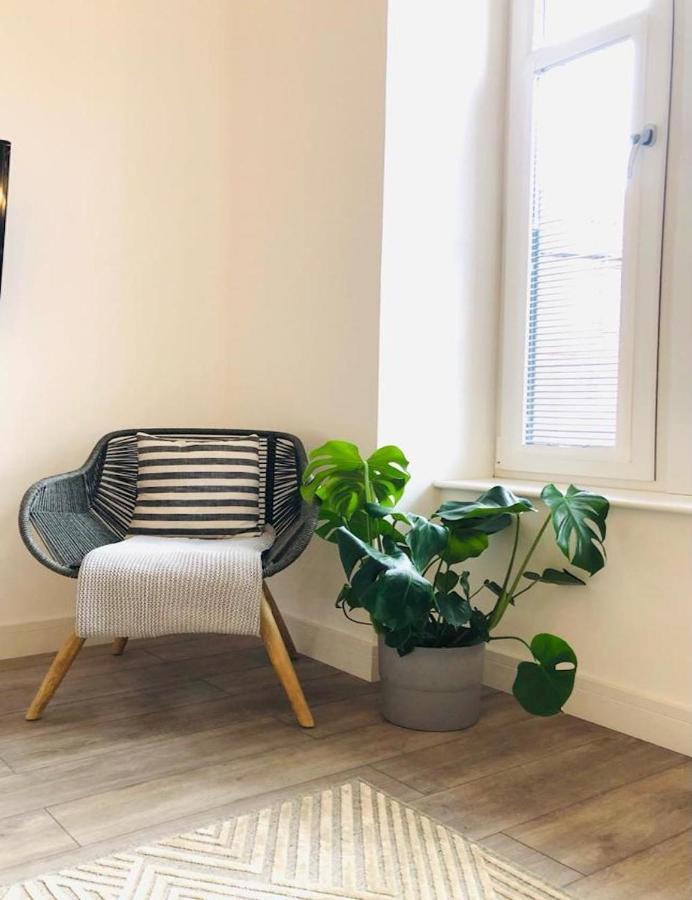 See Our Amazing Score At The Kepties - 5 X Luxurious Serviced Apartments - With Gardens - Fully Equipped - Free Parking - By Orion Short Stays - See Our Other Individual Listings --- This Is For Brand Awareness Only --- Арброт Екстериор снимка