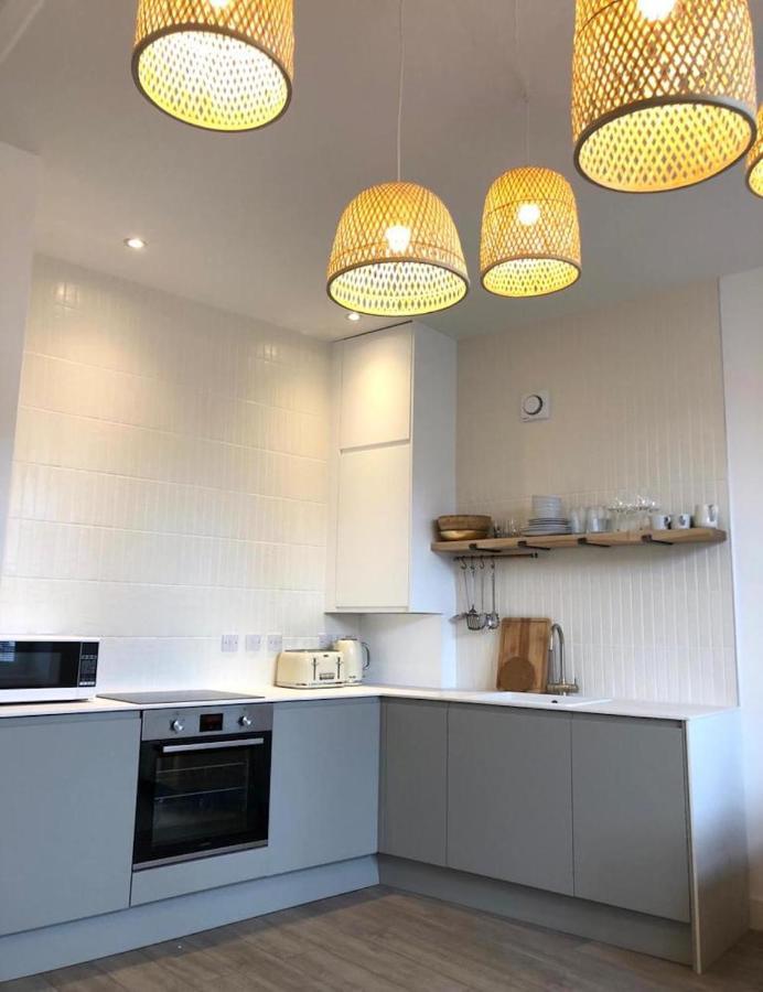See Our Amazing Score At The Kepties - 5 X Luxurious Serviced Apartments - With Gardens - Fully Equipped - Free Parking - By Orion Short Stays - See Our Other Individual Listings --- This Is For Brand Awareness Only --- Арброт Екстериор снимка
